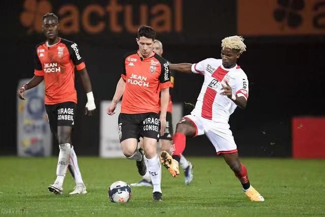 阿贾克斯-战平多特蒙德难解难分