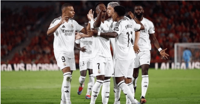 包含皇家社会击败皇家马德里，上演西甲强强对话的词条